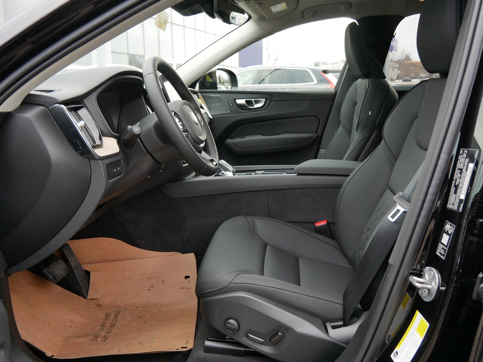 New 2026 Volvo XC60 T8 Plus w/ Climate Package image 5