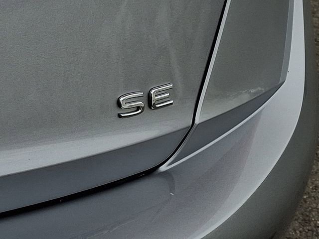 Used 2025 Volkswagen Jetta SE image 32