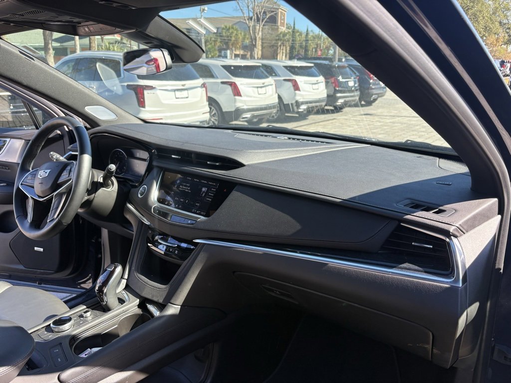 Certified 2025 Cadillac XT5 Premium Luxury image 15