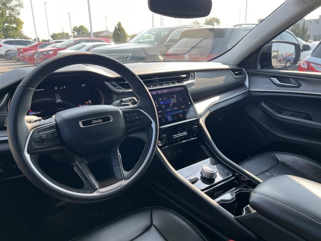 Used 2023 Jeep Grand Cherokee Limited AWD/4WD image 22