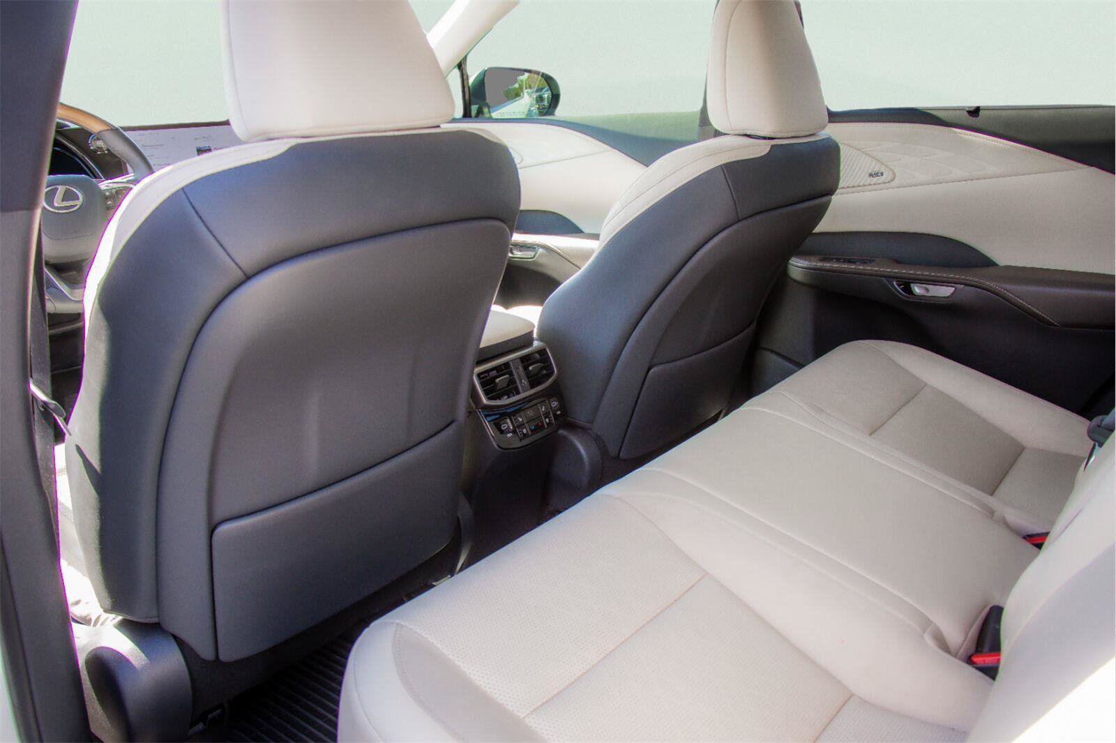 Used 2025 Lexus RX 350 FWD w/ Convenience Package image 11