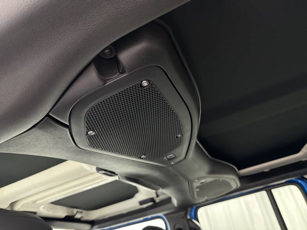 New 2025 Jeep Wrangler Unlimited Rubicon image 12