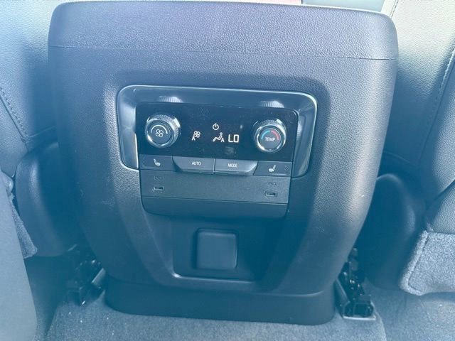 New 2025 Chevrolet Suburban Premier image 17