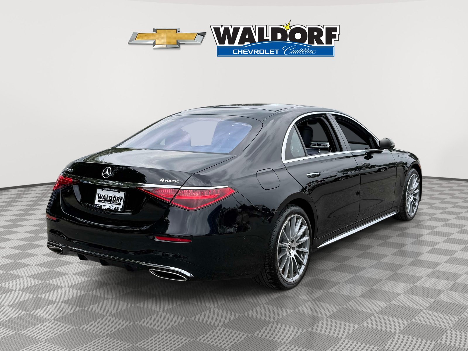 Used 2023 Mercedes-Benz S 500 4MATIC image 2