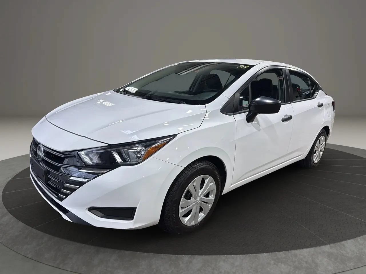 Used 2023 Nissan Versa S FWD image 1
