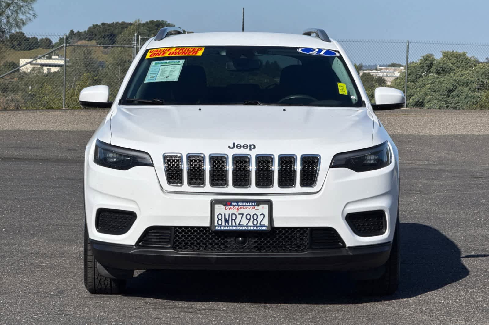 Used 2021 Jeep Cherokee Latitude FWD image 8