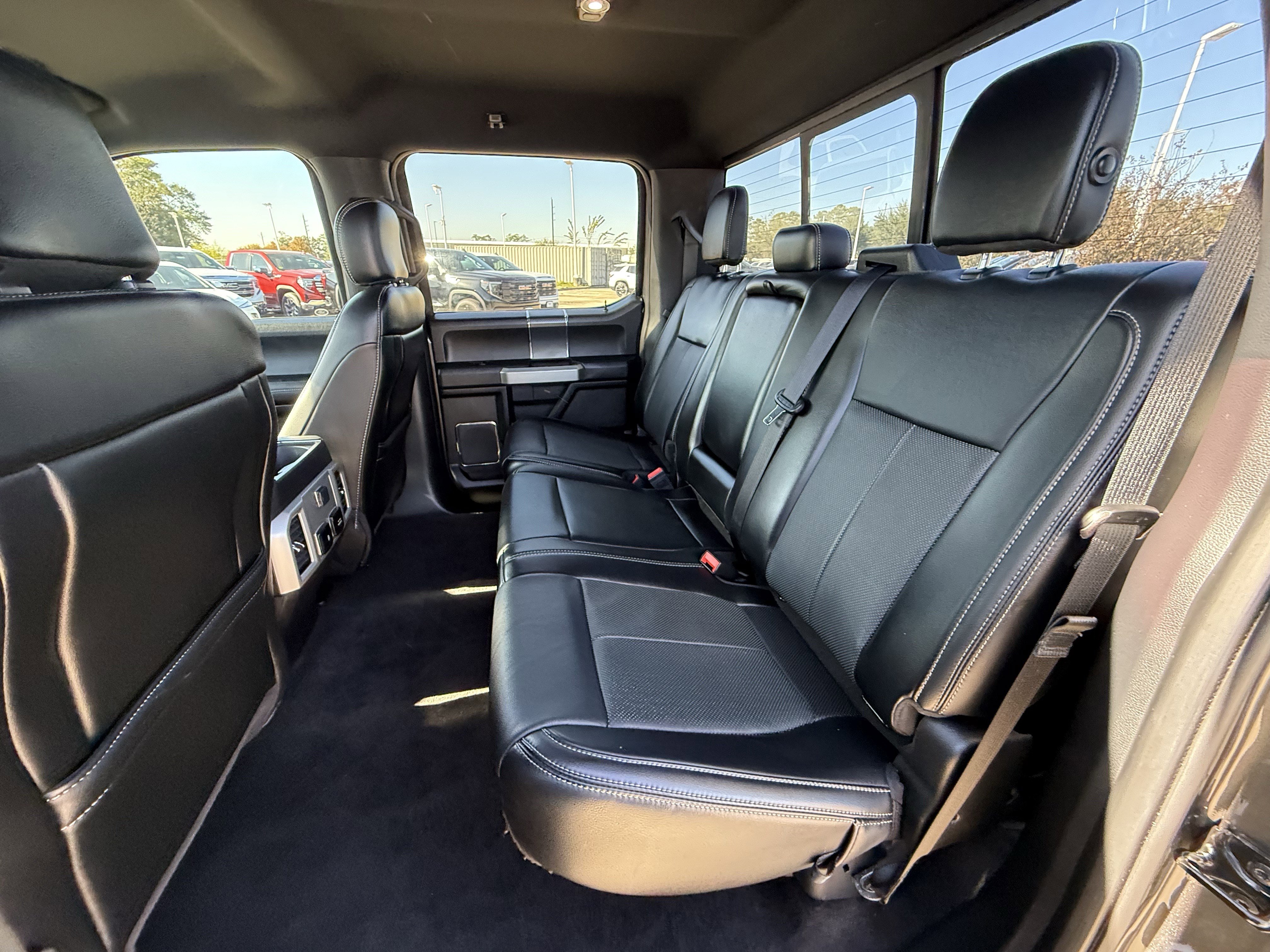 Used 2019 Ford F150 Lariat image 31