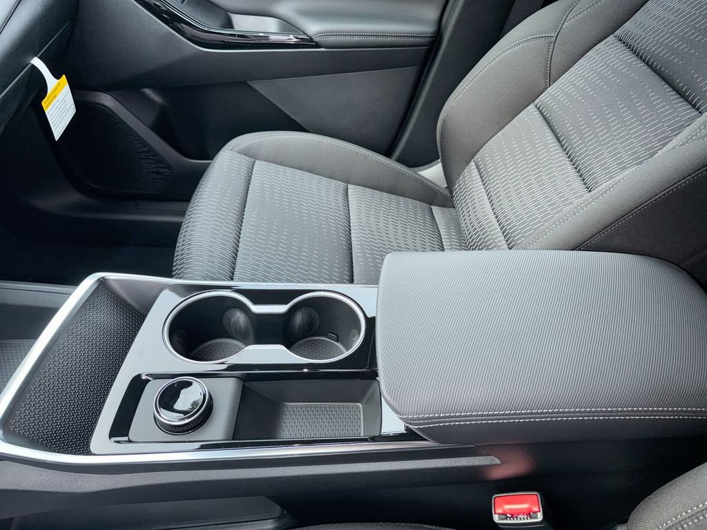 New 2027 Chevrolet Equinox LT w/ Safety and Technology Package FWD image 24