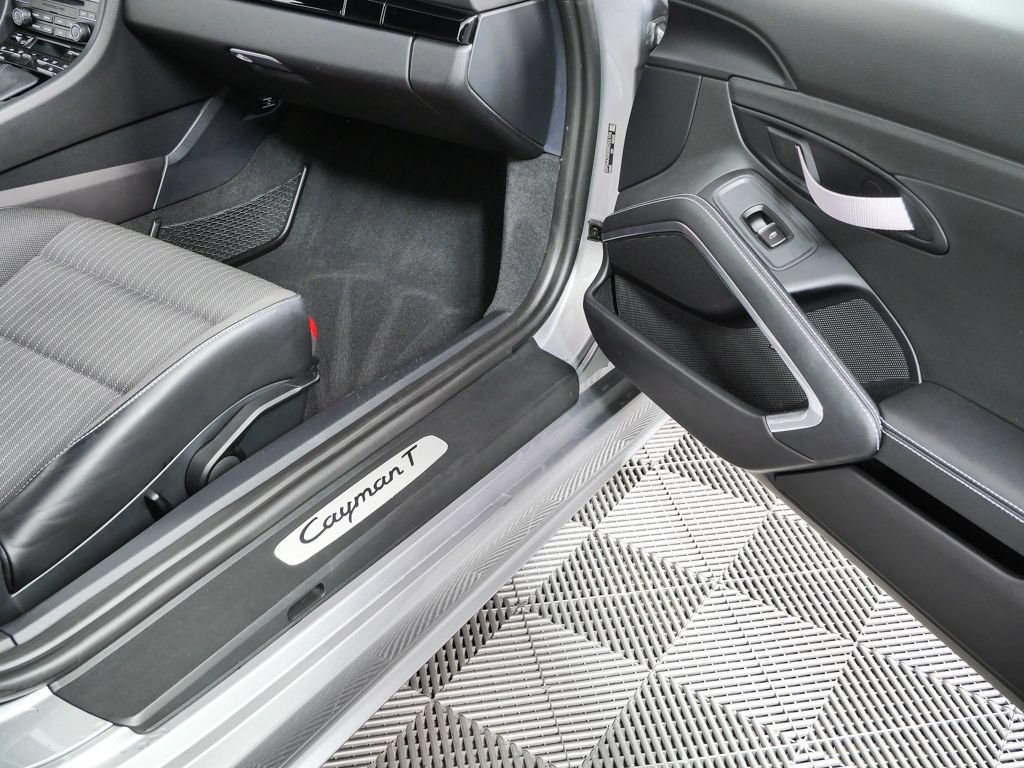 Certified 2022 Porsche 718 Cayman RWD image 21