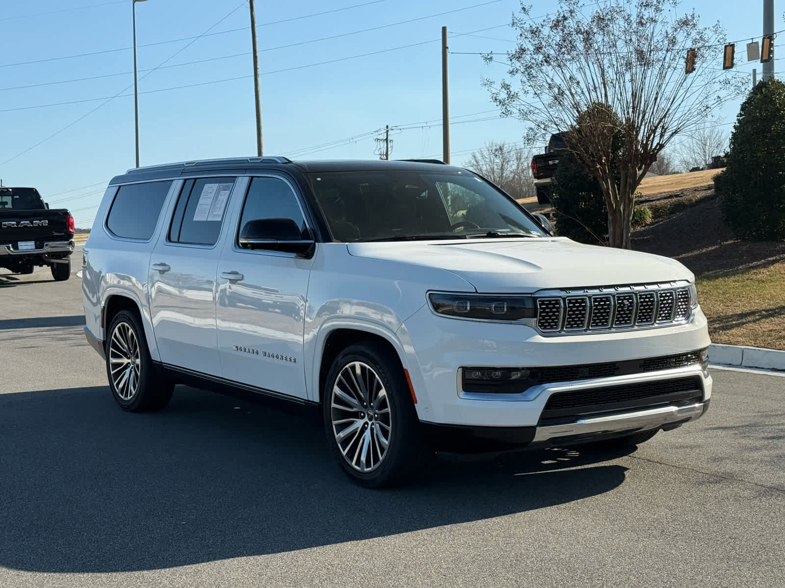 Used 2024 Jeep Grand Wagoneer L Series III image 7