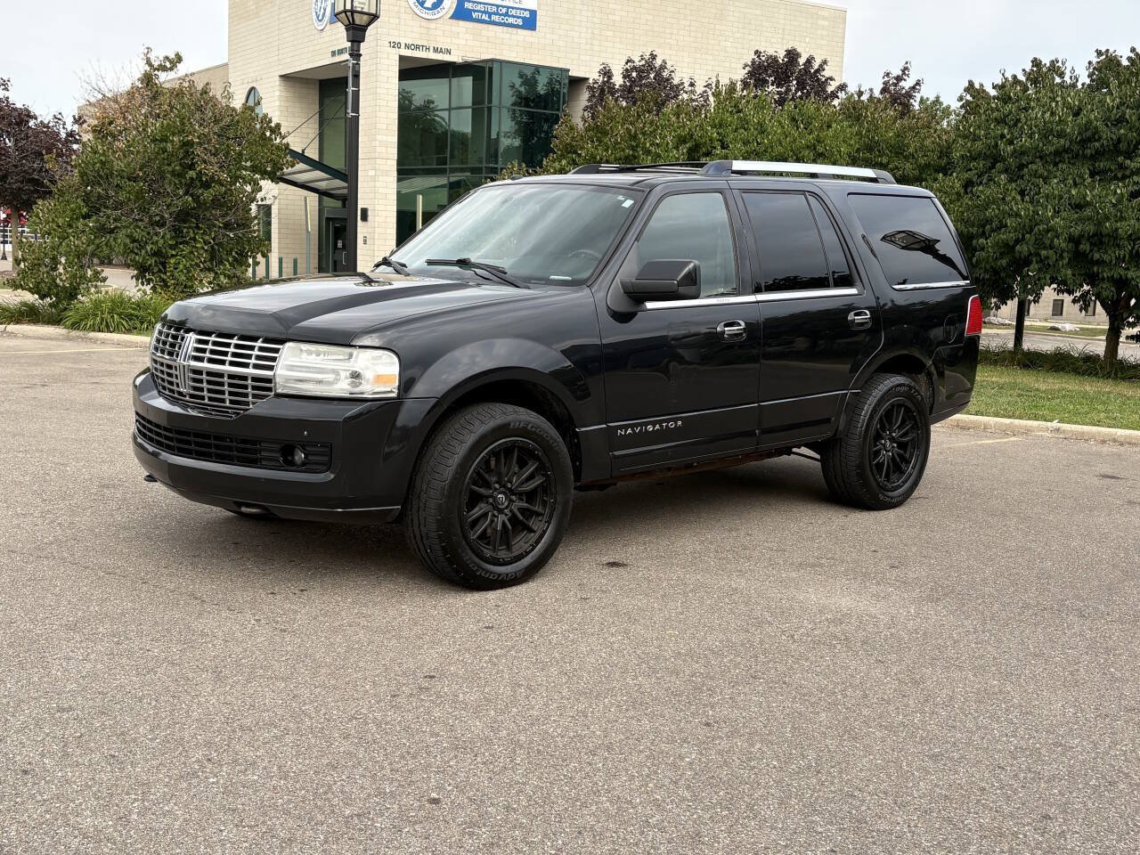 Used 2010 Lincoln Navigator 4WD