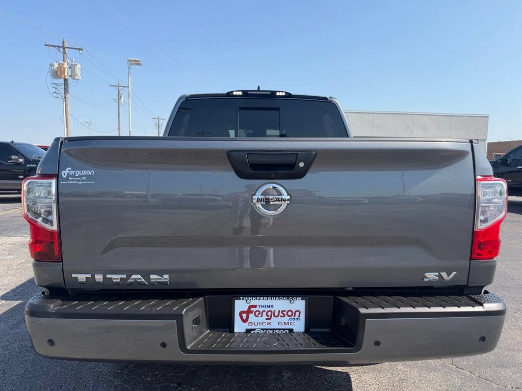 Used 2022 Nissan Titan SV RWD image 15