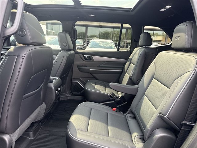 Certified 2026 Buick Enclave Sport Touring w/ Power Package AWD/4WD image 26