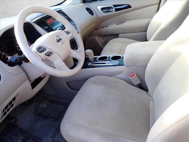 Used 2015 Nissan Pathfinder S image 10
