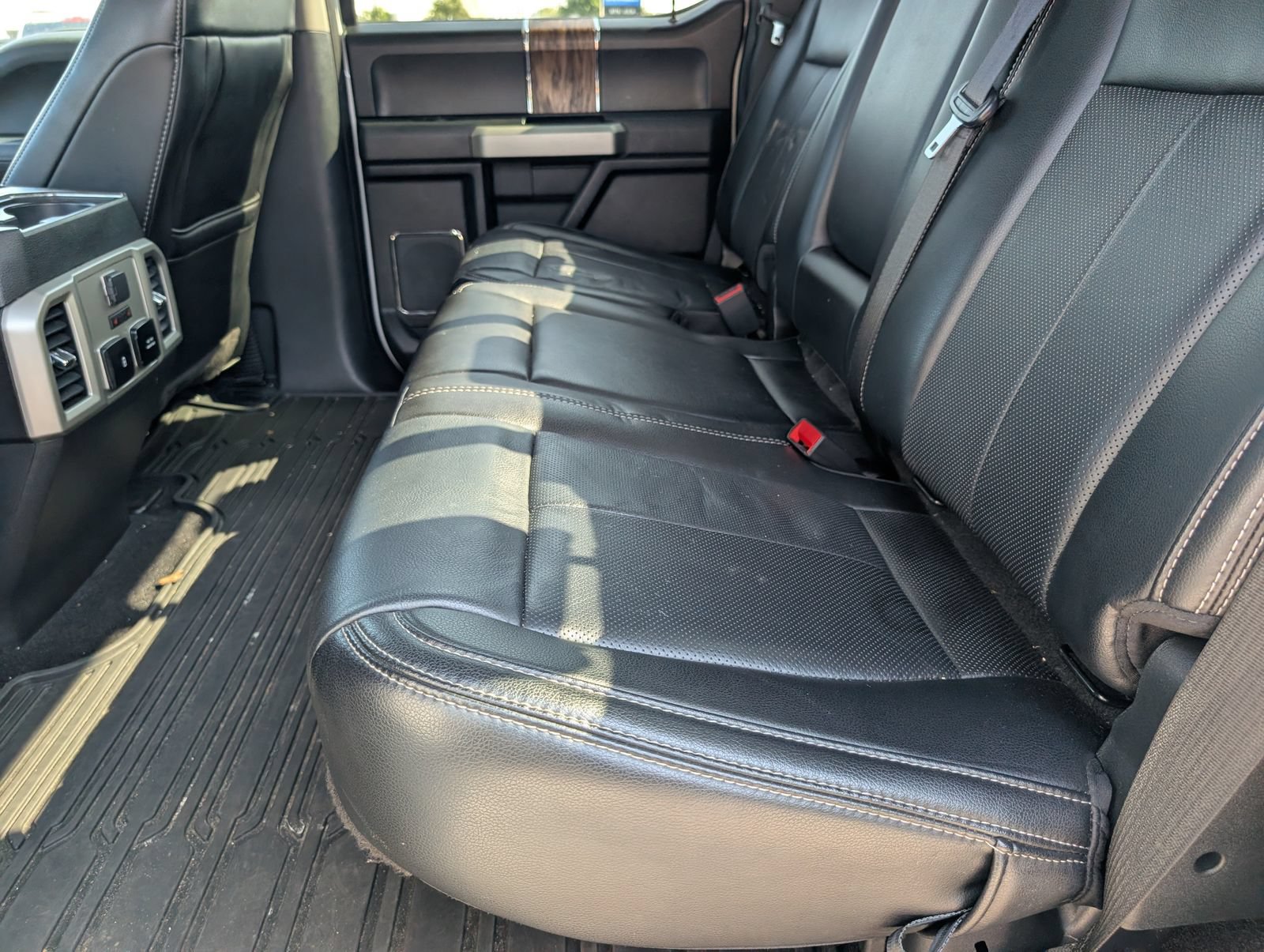 Used 2020 Ford F150 Lariat w/ Equipment Group 502A Luxury AWD/4WD image 8