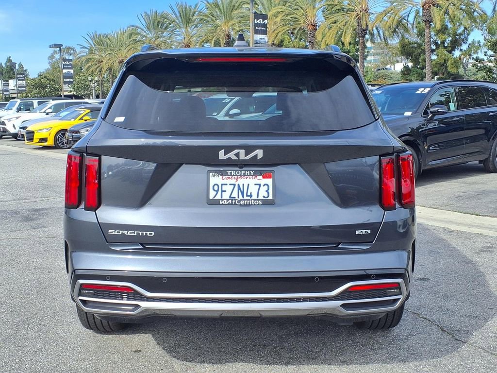 Certified 2023 Kia Sorento SX image 4
