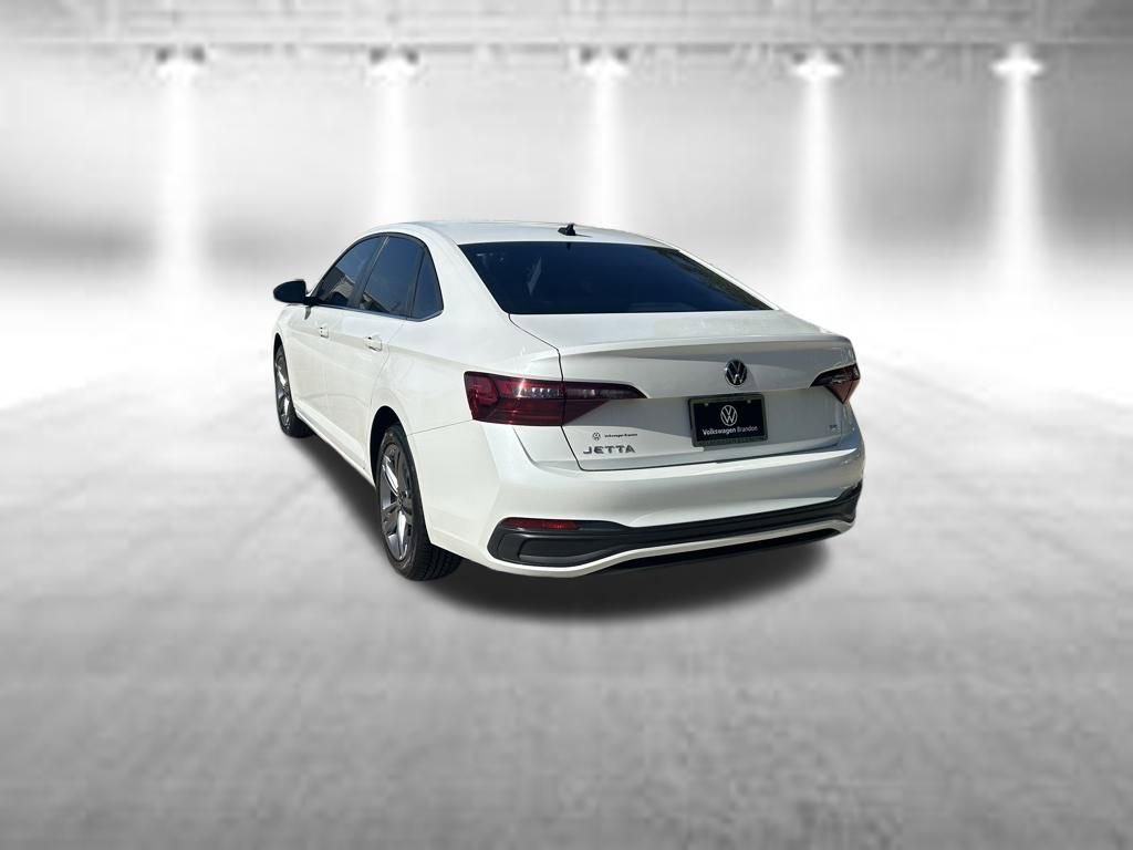 Used 2023 Volkswagen Jetta SE FWD image 3
