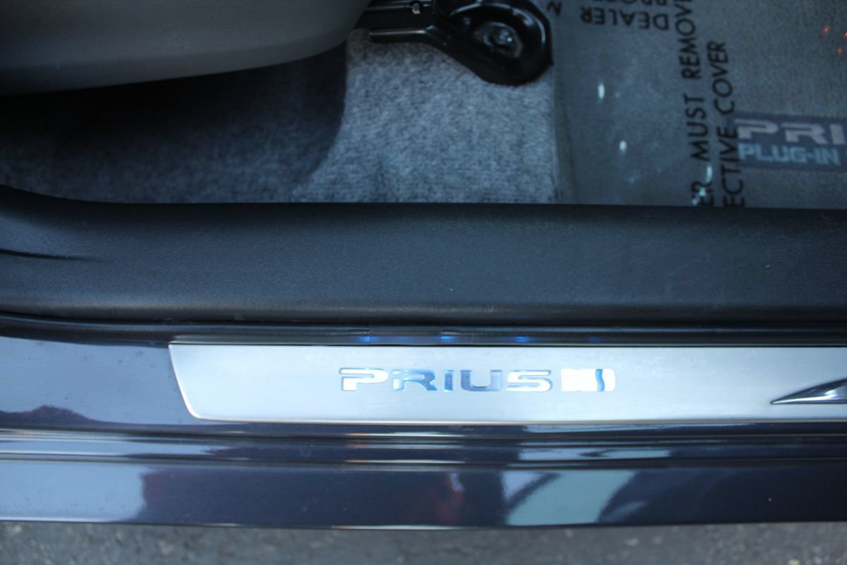 Used 2015 Toyota Prius Prime Plug-In Hybrid FWD image 22