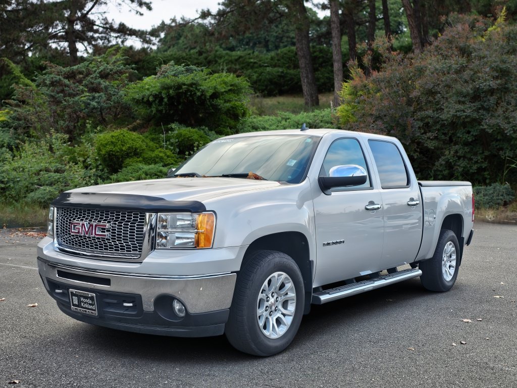 Used 2011 GMC Sierra 1500 SLT w/ Chrome Essentials Package AWD/4WD image 3
