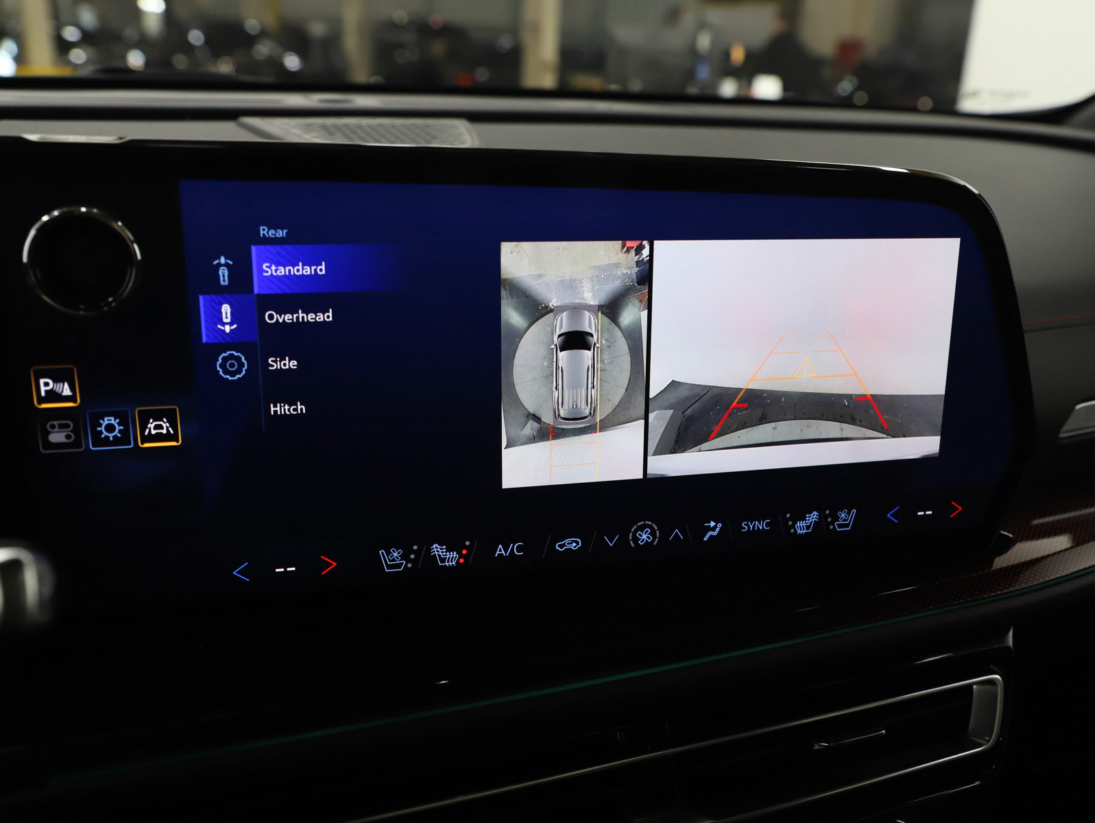 Used 2024 Chevrolet Traverse RS image 24