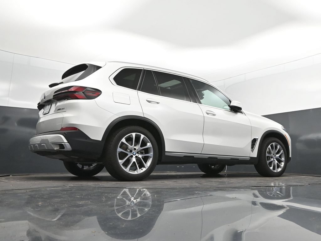 Certified 2026 BMW X5 xDrive40i w/ Climate Comfort Package AWD/4WD image 42