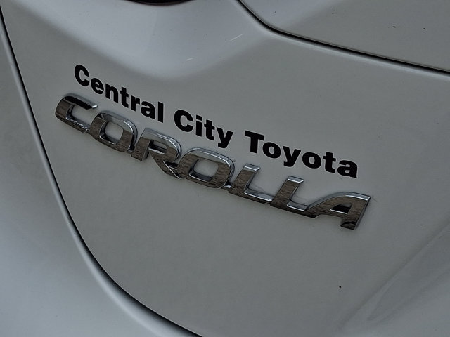 Used 2022 Toyota Corolla LE FWD image 30