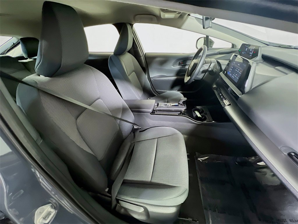 Used 2024 Toyota Prius LE image 25