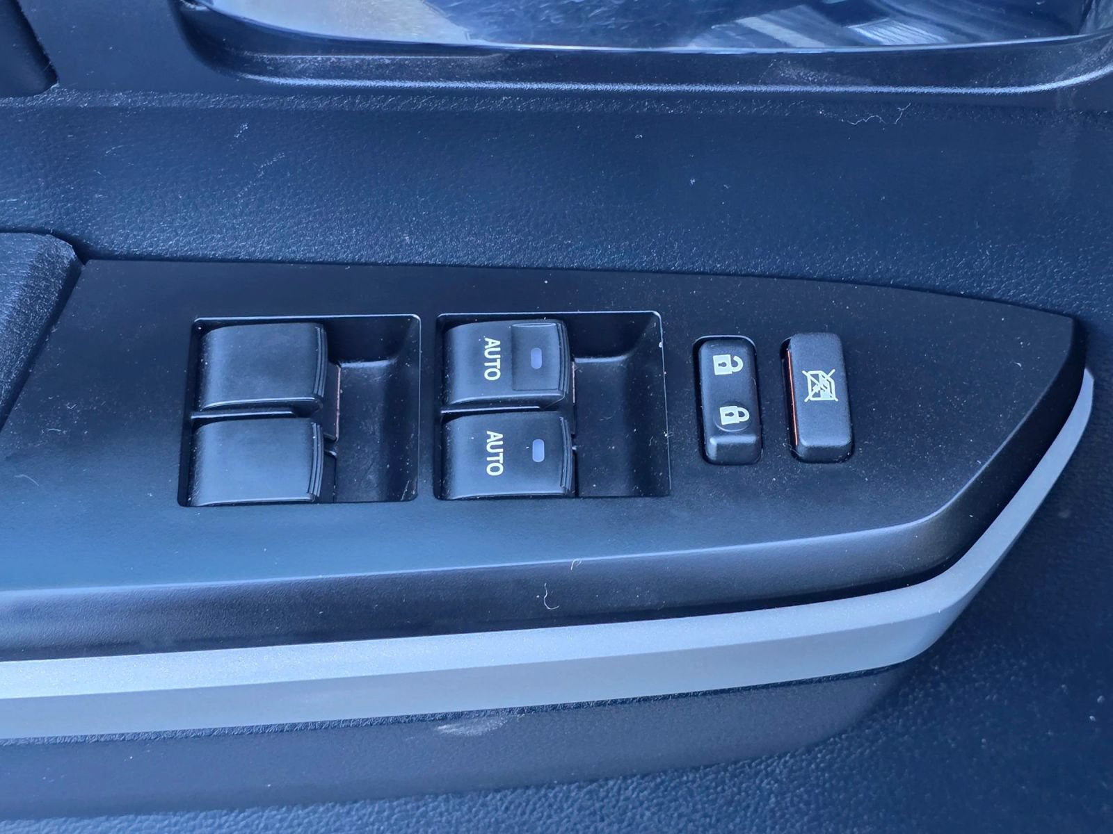 Used 2018 Toyota Tundra Platinum AWD/4WD image 23
