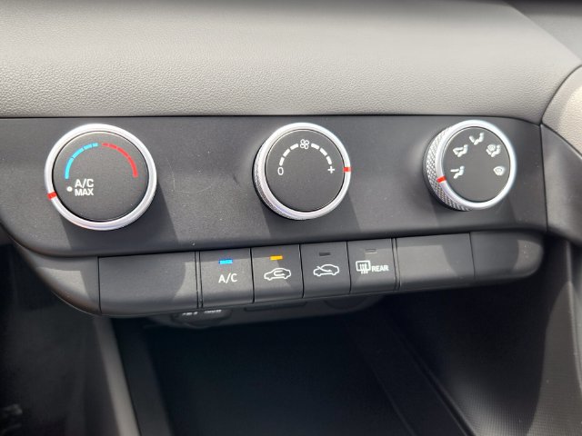 New 2026 Hyundai Elantra SE FWD image 8