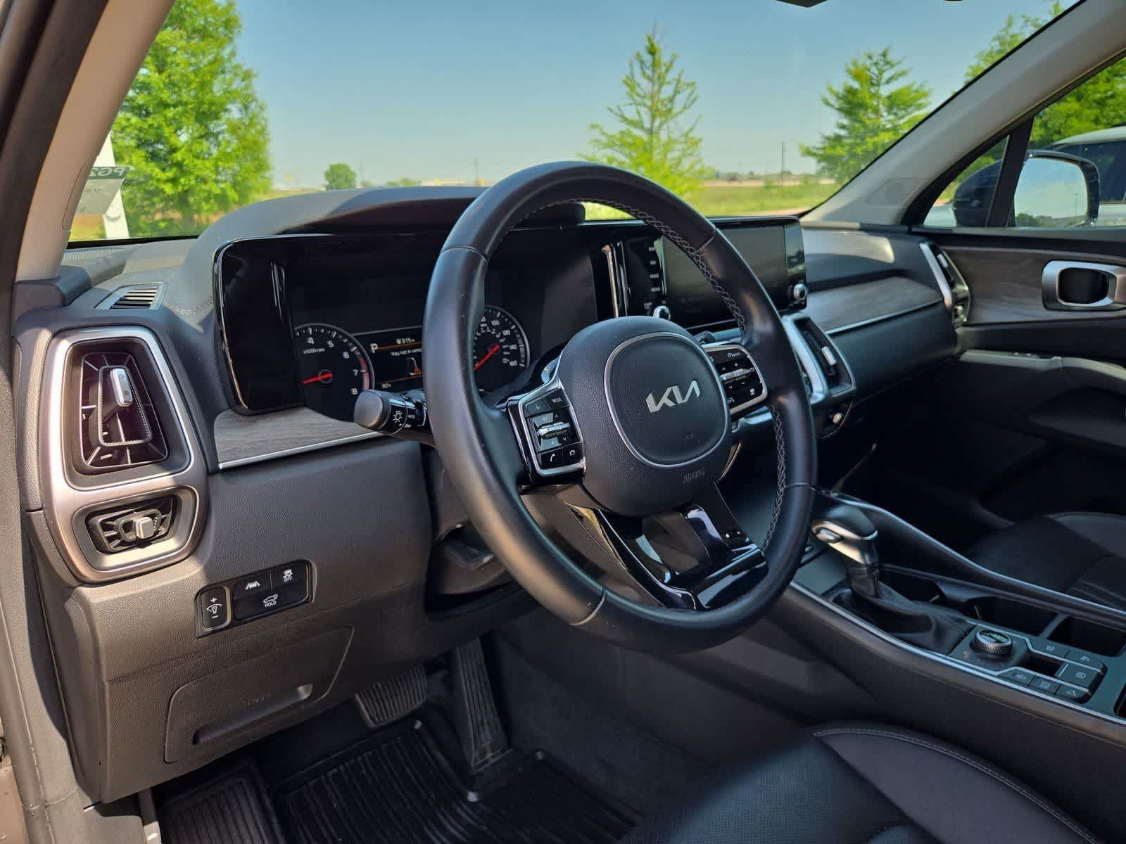 Certified 2023 Kia Sorento X-Line EX AWD/4WD image 2