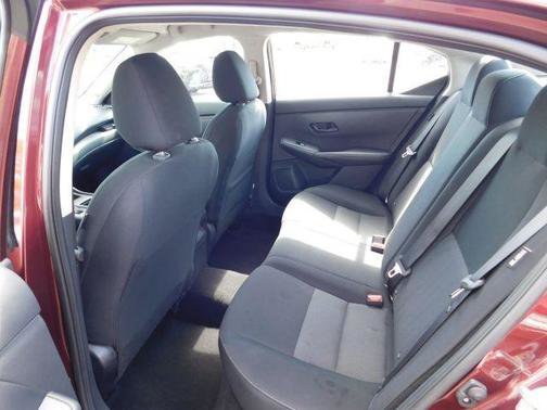 Used 2025 Nissan Sentra SV FWD image 9