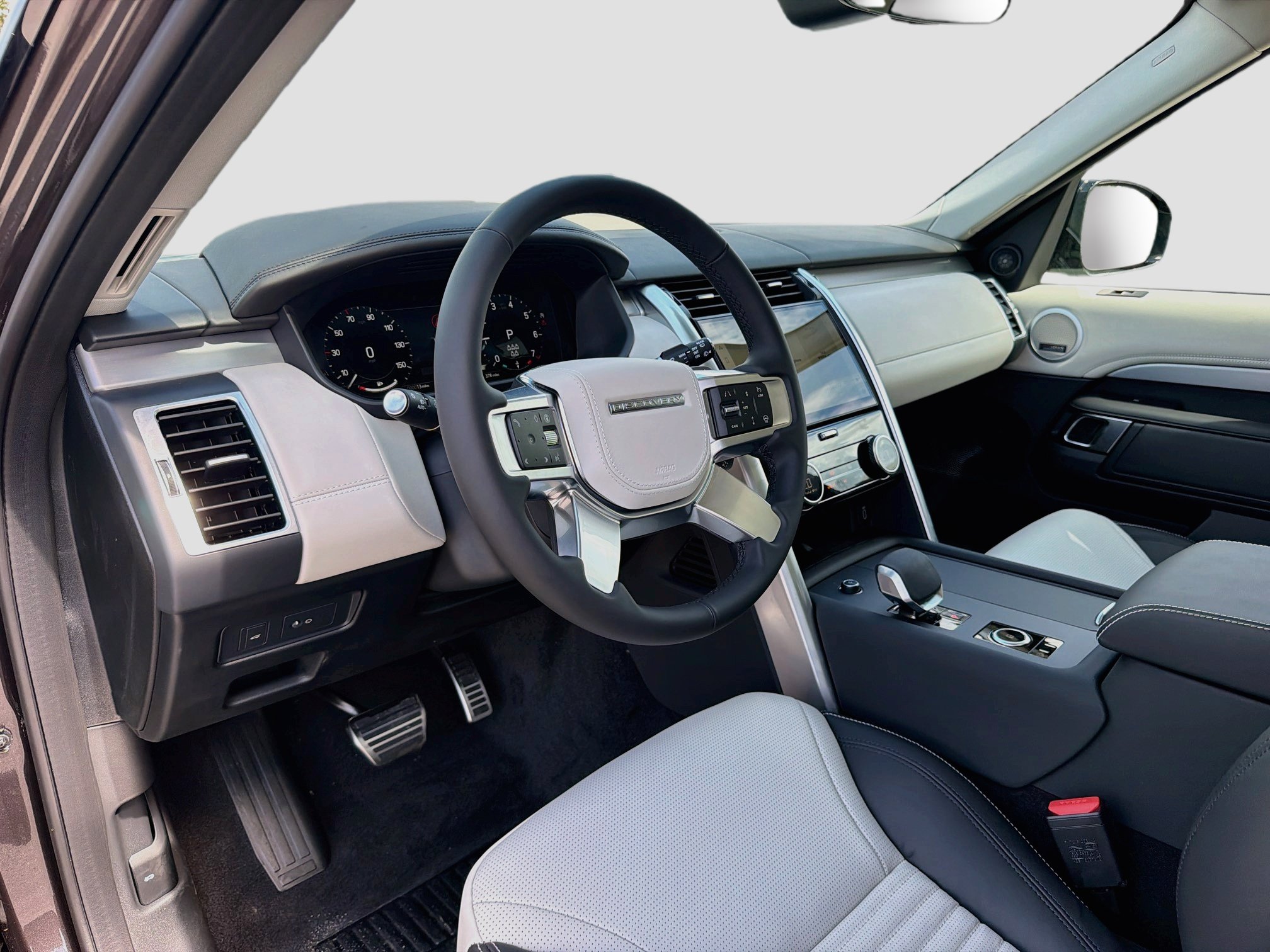 New 2026 Land Rover Discovery Limited Edition AWD/4WD image 27
