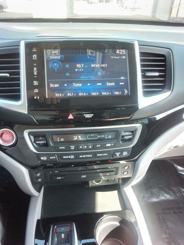 Used 2017 Honda Pilot Elite image 9