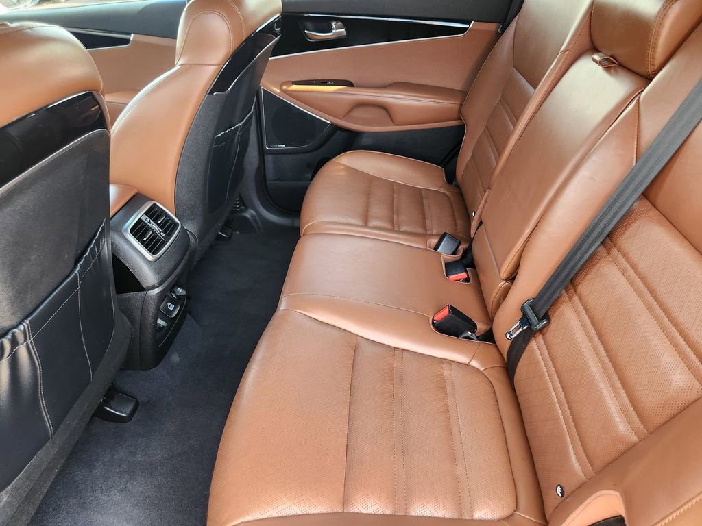 Used 2019 Kia Sorento SX image 19