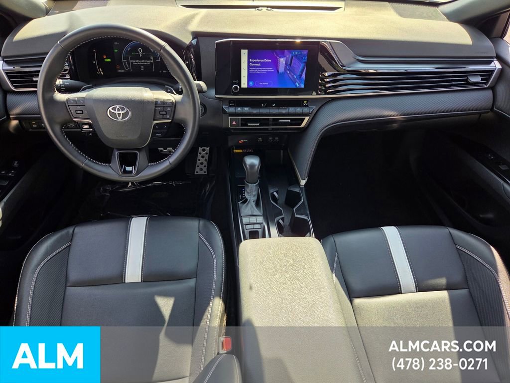 Used 2025 Toyota Camry SE image 16