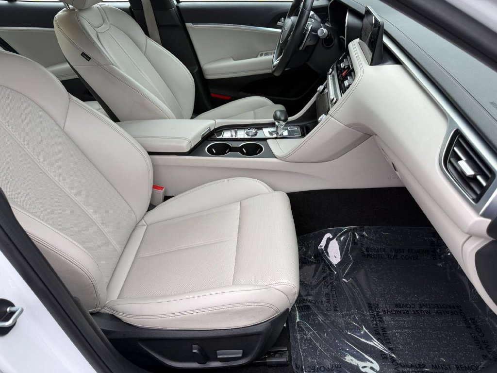 Used 2024 Genesis G70 2.5T AWD/4WD image 31