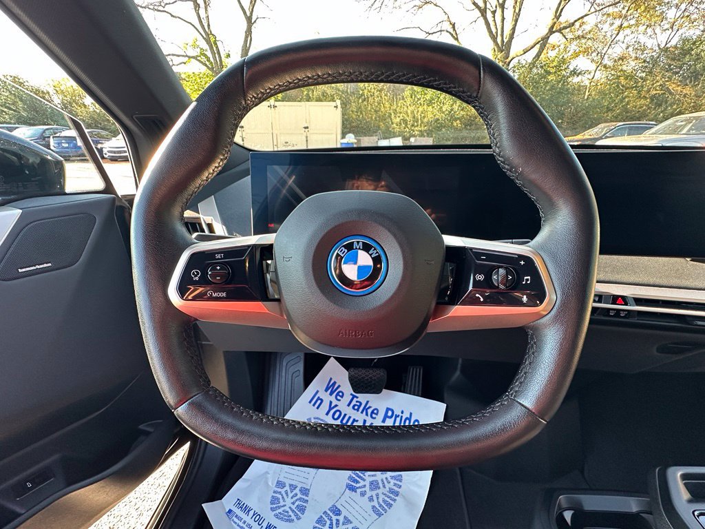 Used 2024 BMW iX xDrive50 w/ Premium Package AWD/4WD image 29