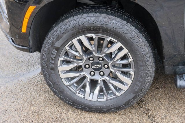 Used 2025 Chevrolet Tahoe Z71 AWD/4WD image 10