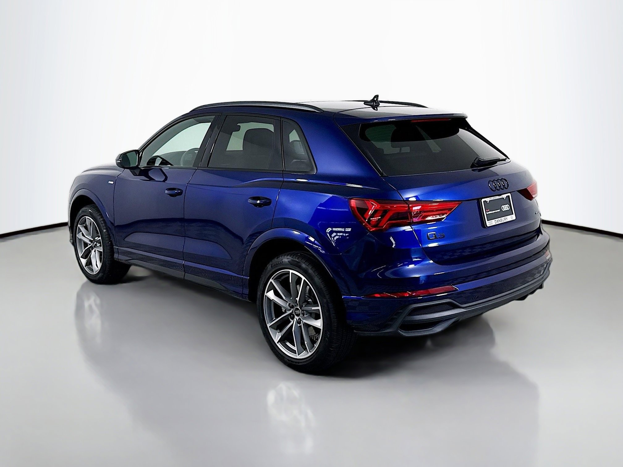 Used 2025 Audi Q3 2.0T Premium image 3