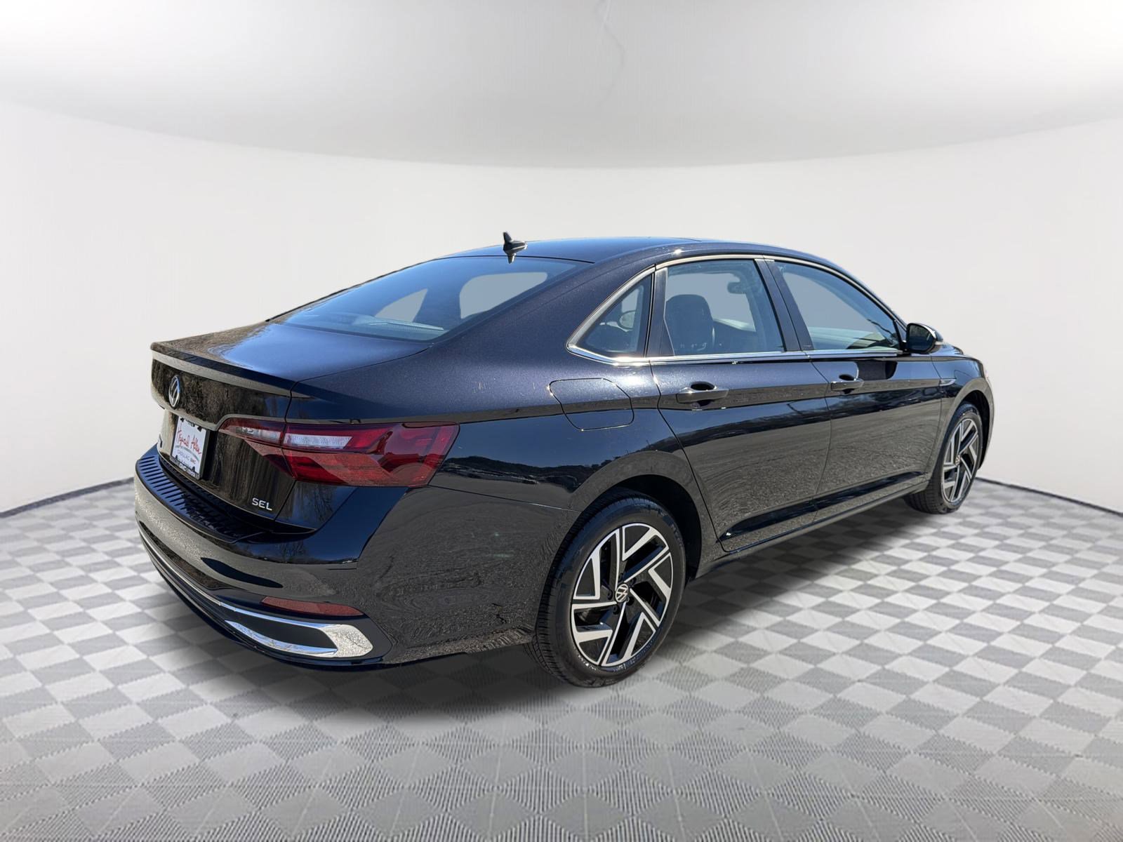 Used 2024 Volkswagen Jetta SEL image 6