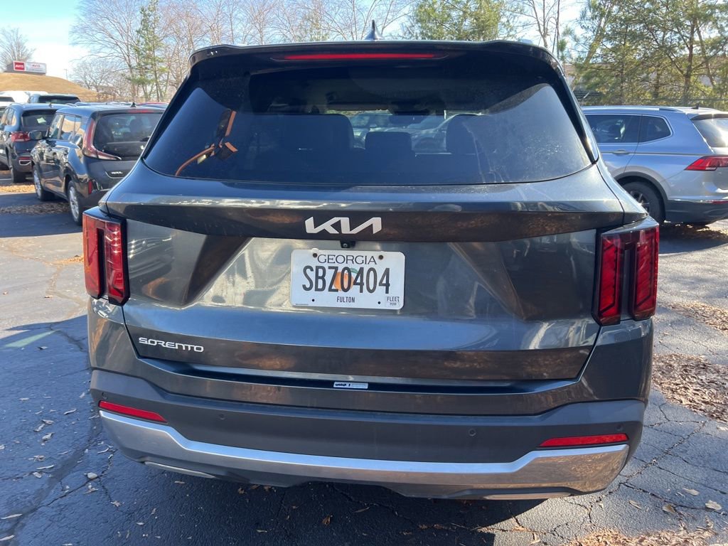 Used 2024 Kia Sorento S image 6