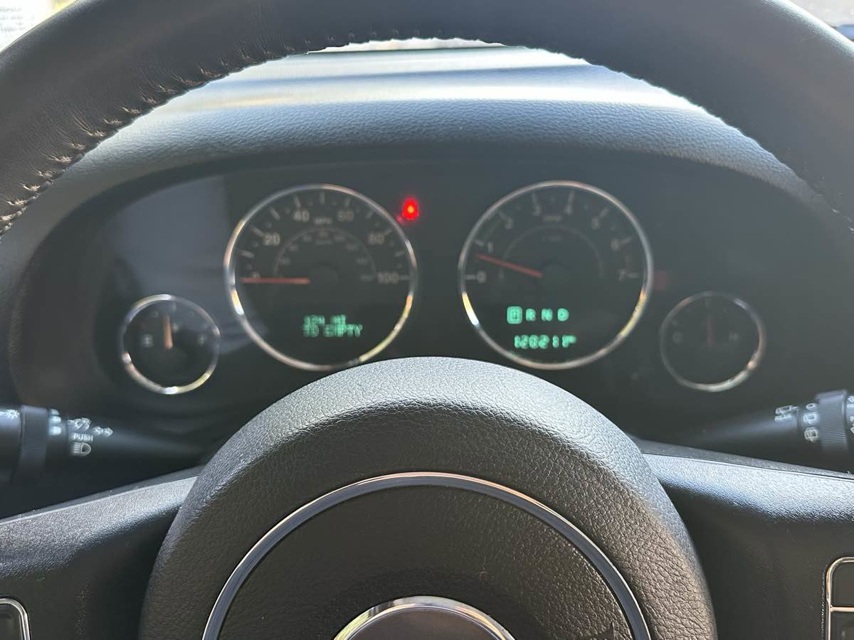 Used 2016 Jeep Wrangler Unlimited Sahara w/ Connectivity Group image 59