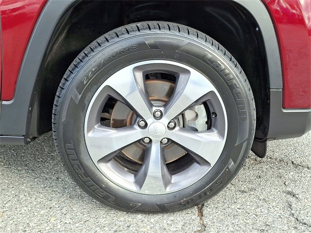 Used 2019 Jeep Cherokee Limited image 8