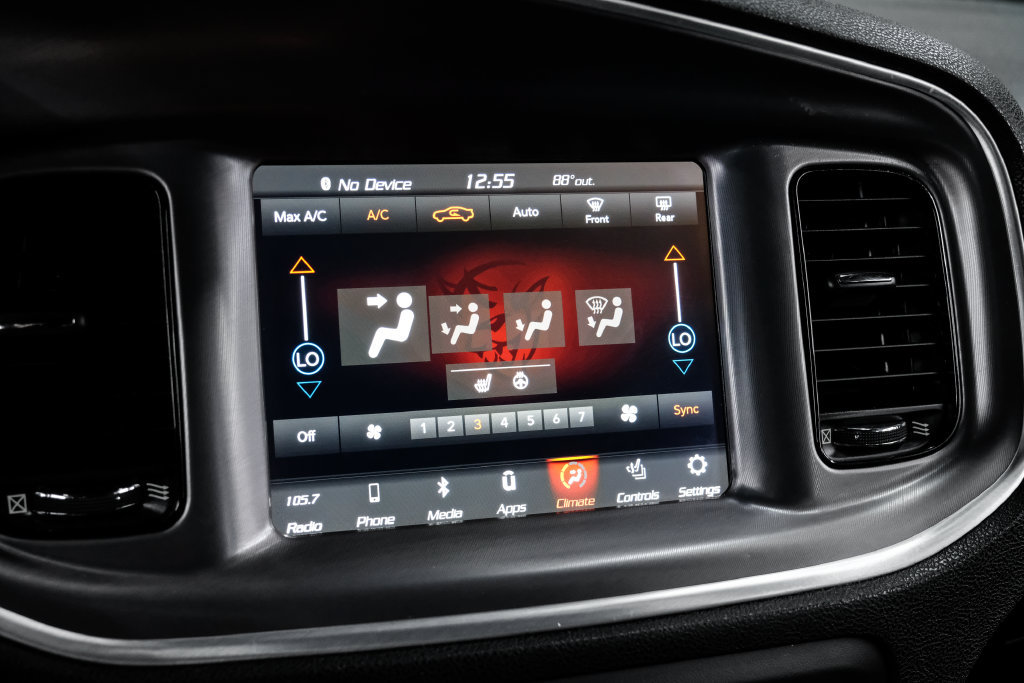 Used 2019 Dodge Charger SXT w/ Blacktop Package AWD/4WD image 32