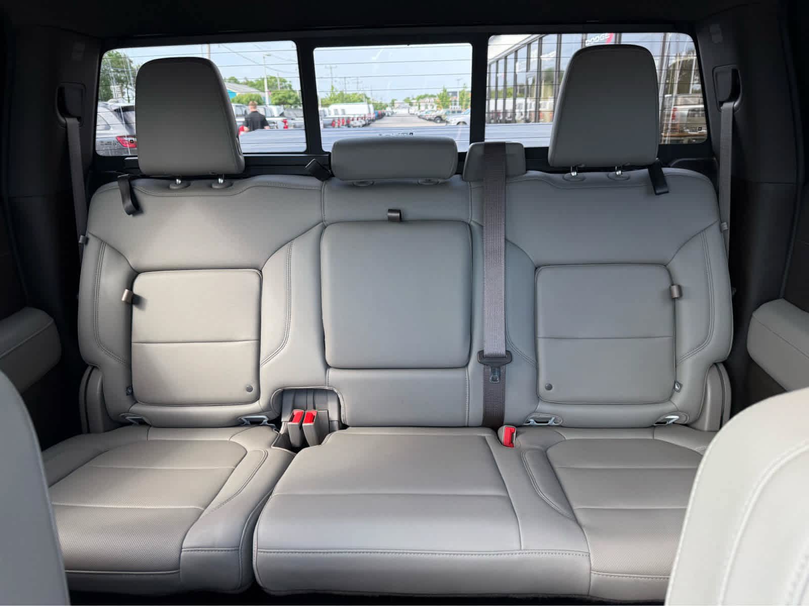 Used 2019 GMC Sierra 1500 SLT w/ SLT Premium Plus Package AWD/4WD image 31