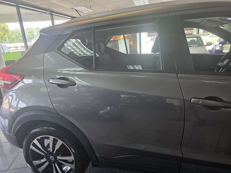 Used 2020 Nissan Kicks SV FWD image 32