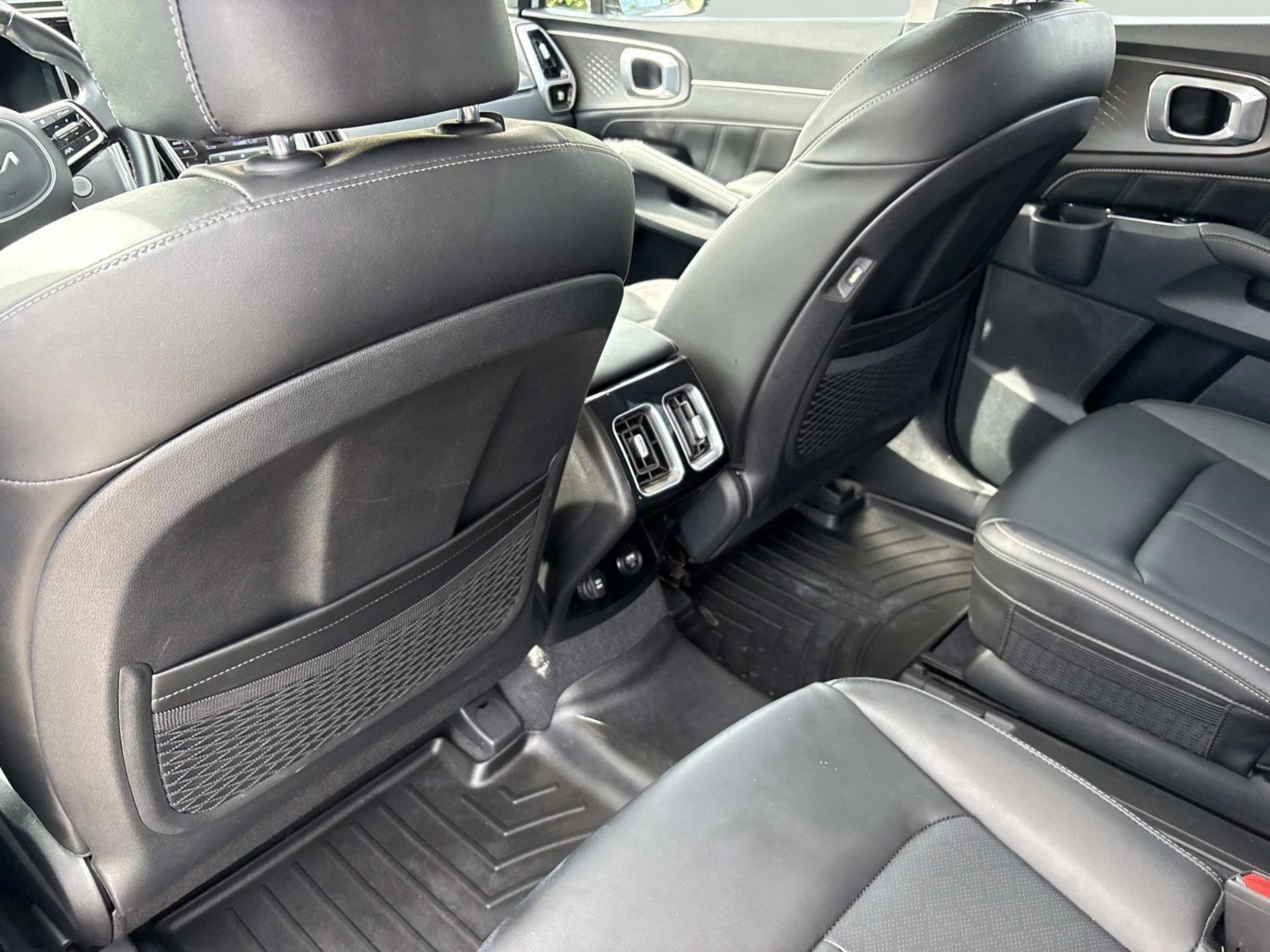 Used 2023 Kia Sorento SX image 16