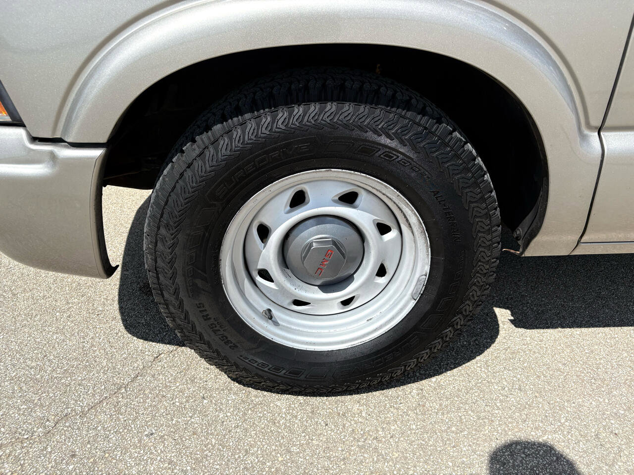 Used 2003 GMC Sonoma SL w/ Convenience Package image 12