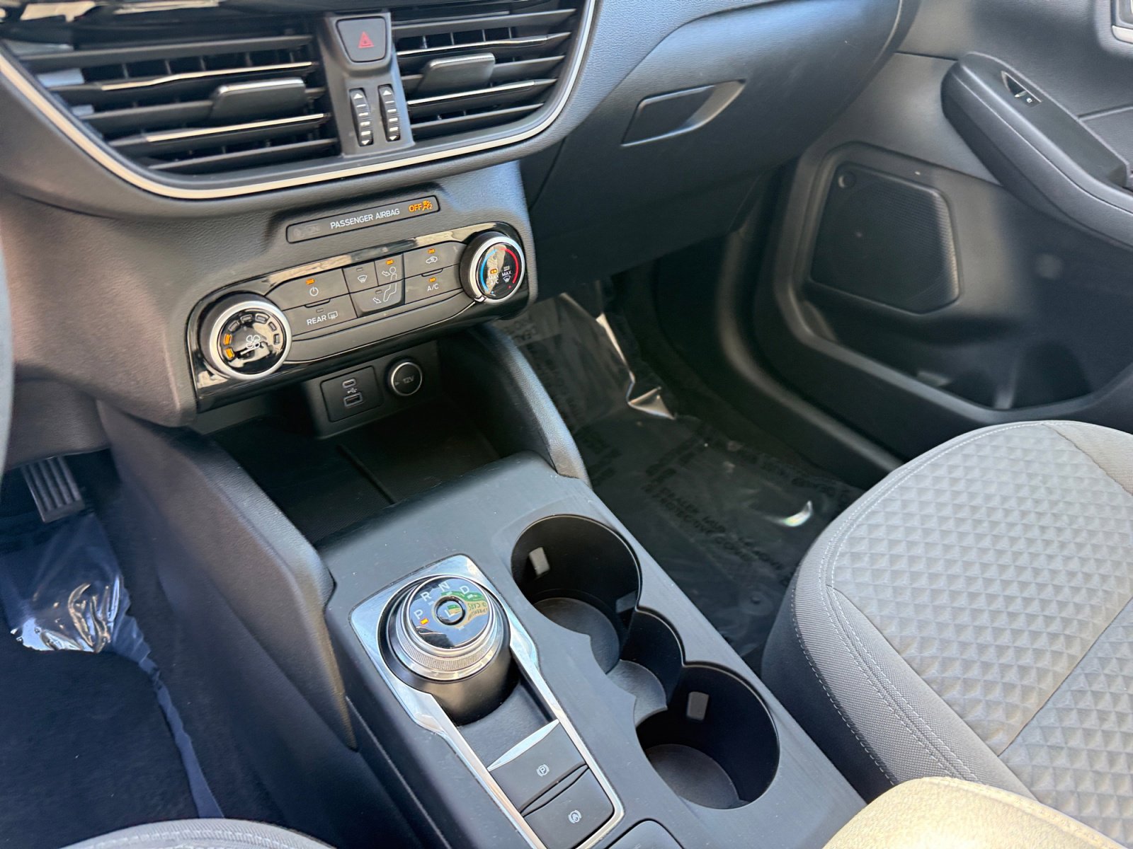 Used 2021 Ford Escape SE image 13