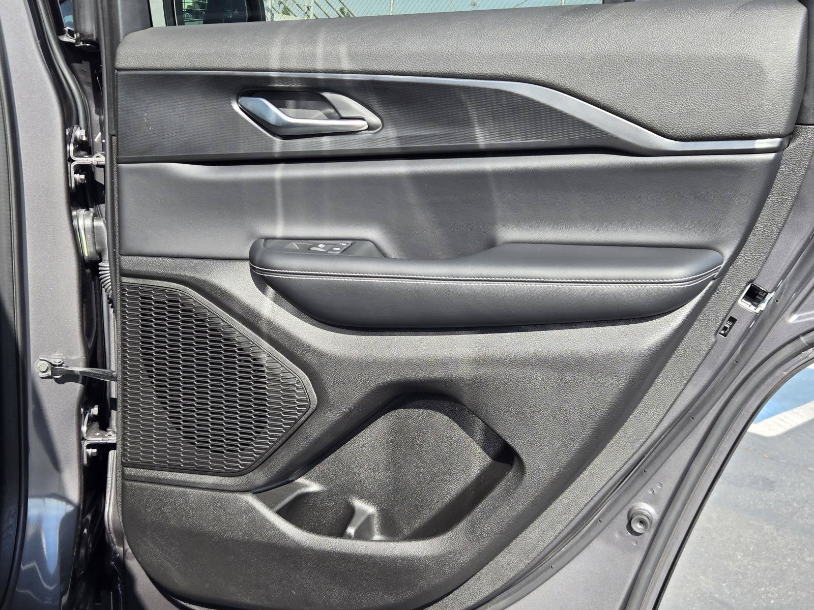 Used 2025 Jeep Grand Cherokee Laredo X RWD image 30
